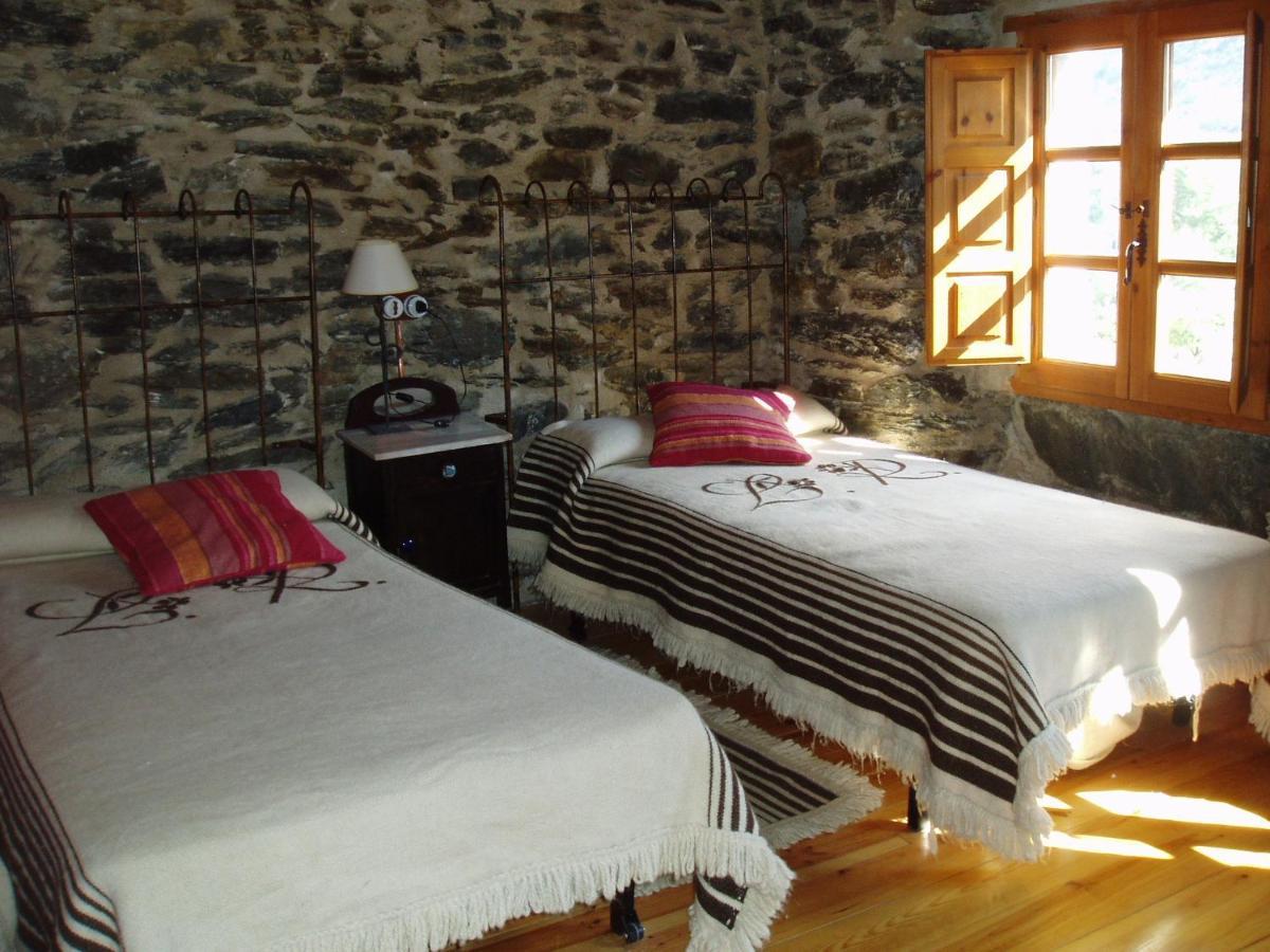 Hotel Rural El Urogallo Murias de Paredes Room photo
